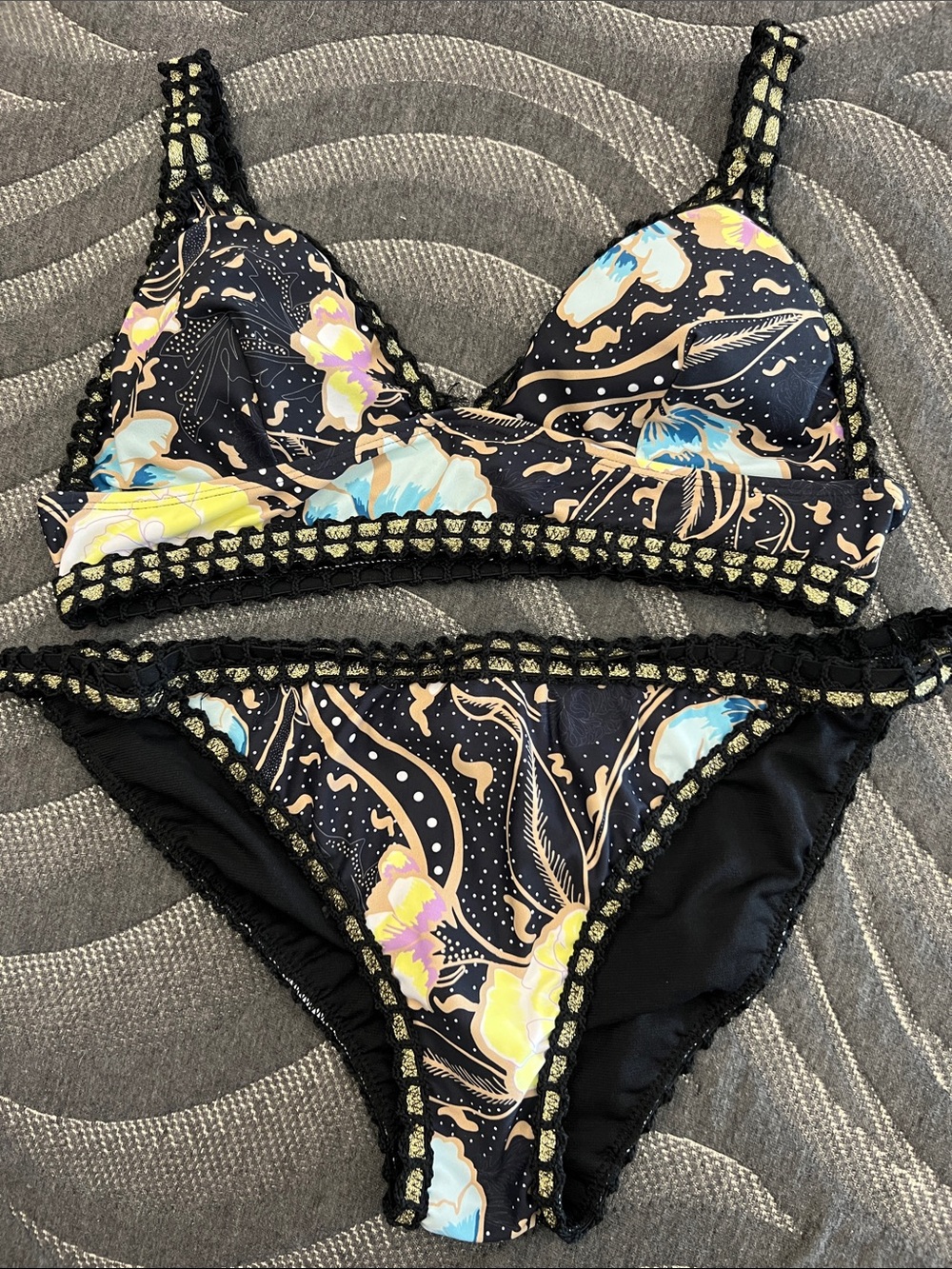 Floral bikini set with gold metallic accents size L